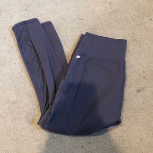 On-the-go, high-waisted Capri.